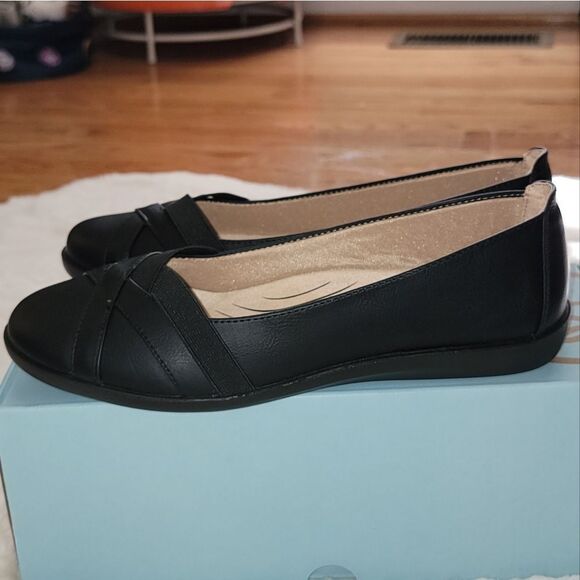 NIB LifeStride Northern Black Slip-on Flat Shoes w Active Arch Tech Size 9.5 - Picture 2 of 14
